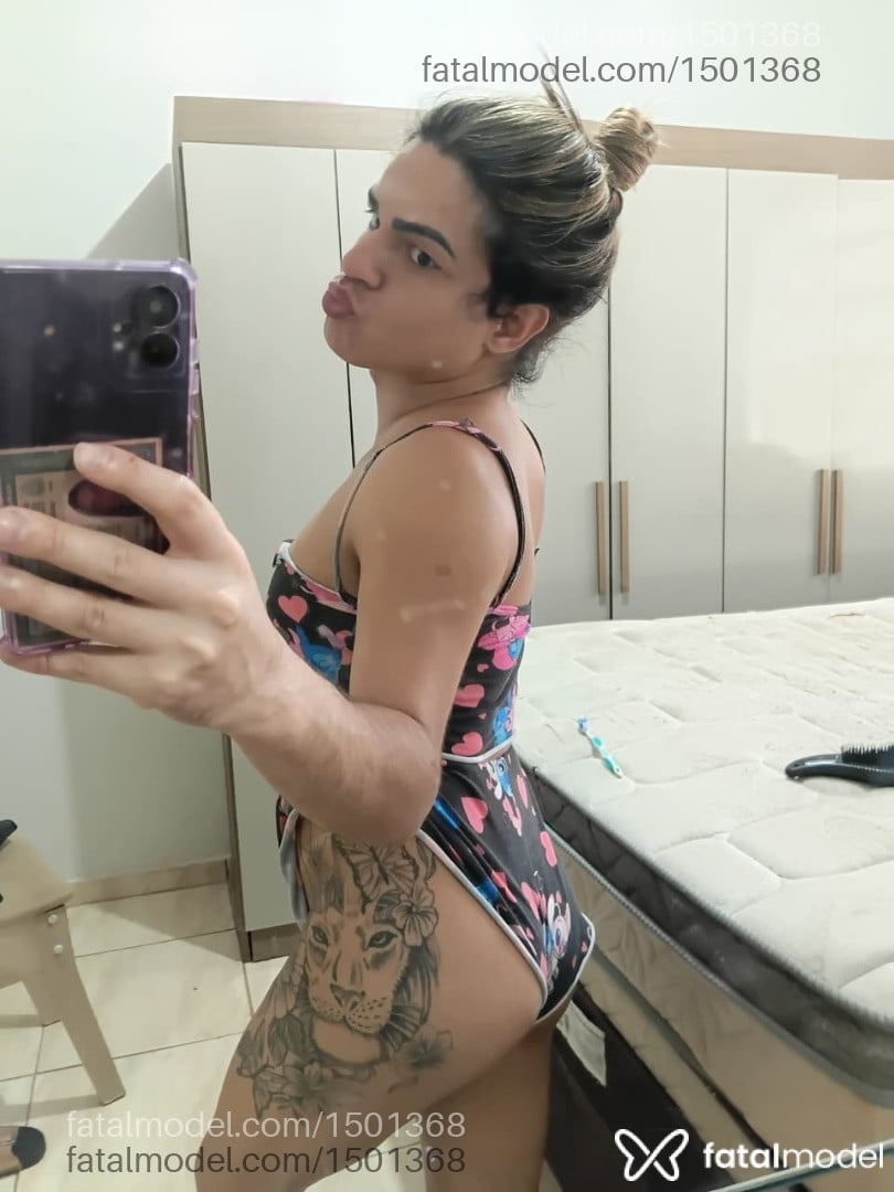 Acompanhante travesti loira (o) de olhos castanhos - Lauane