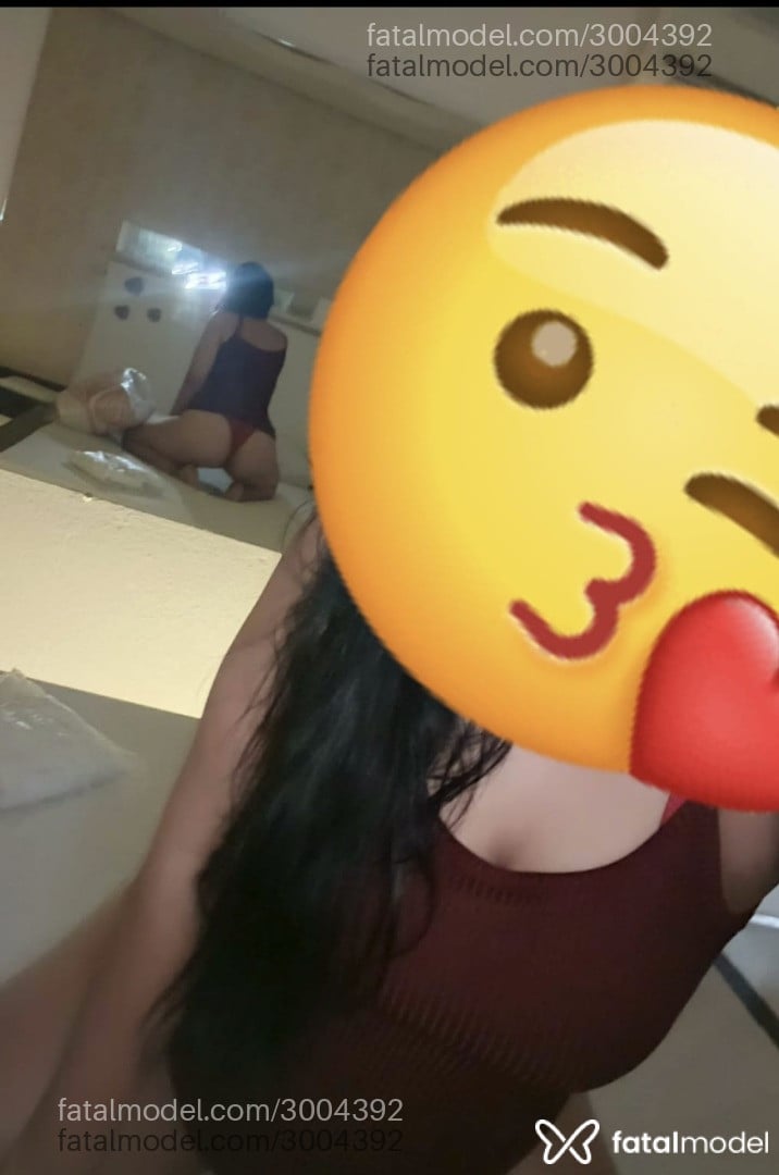 Acompanhante mulher morena (o) de olhos castanhos - Amber
