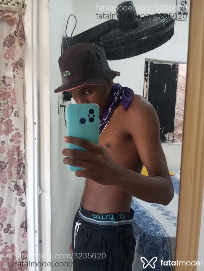 Acompanhante homem morena (o) de olhos pretos - Blacksafadinho Acompanhante homem morena (o) de olhos pretos - Blacksafadinho