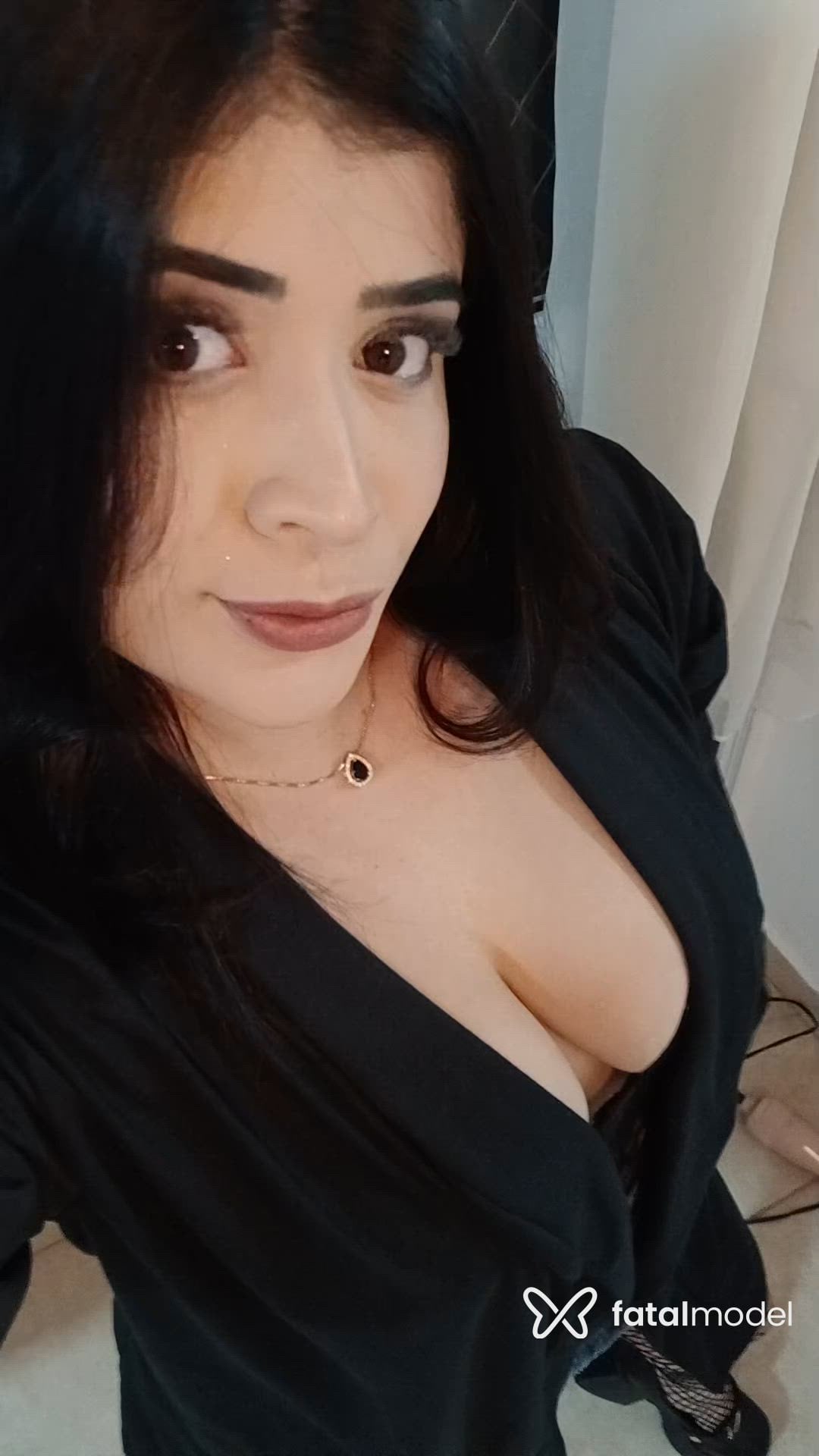 Acompanhante mulher morena (o) de olhos castanhos - Alice