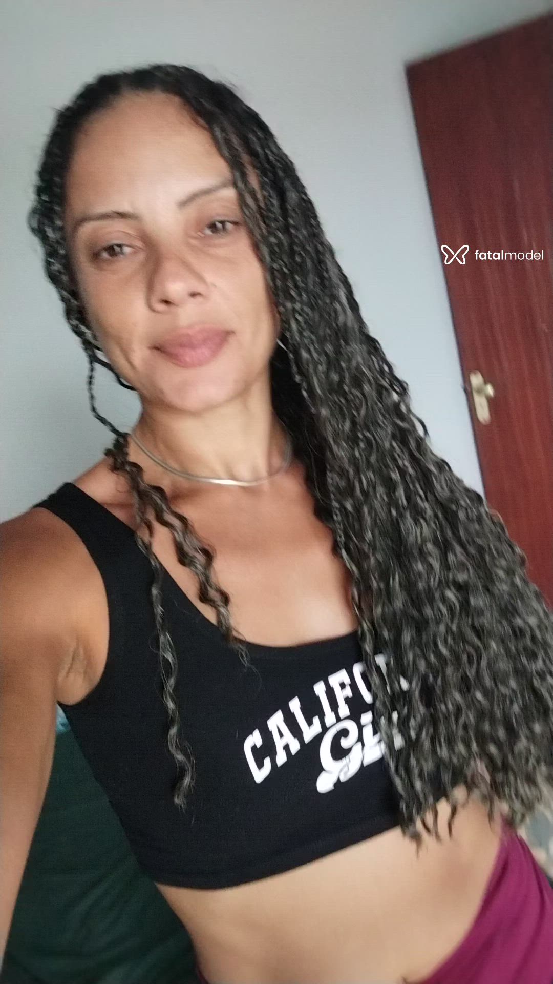 Acompanhante mulher morena (o) de olhos castanhos - Kah