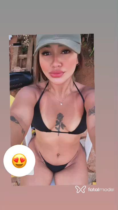 Acompanhante mulher com cabelo castanho de olhos mel - Larissa