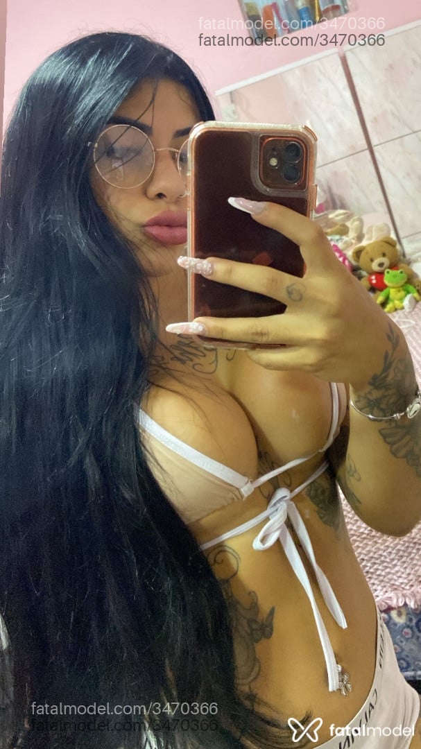 Acompanhante mulher morena (o) de olhos castanhos - Melissa