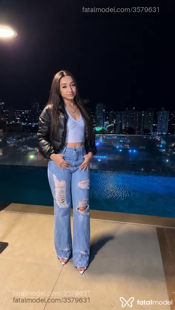 Acompanhante mulher morena (o) de olhos mel - Nikolle