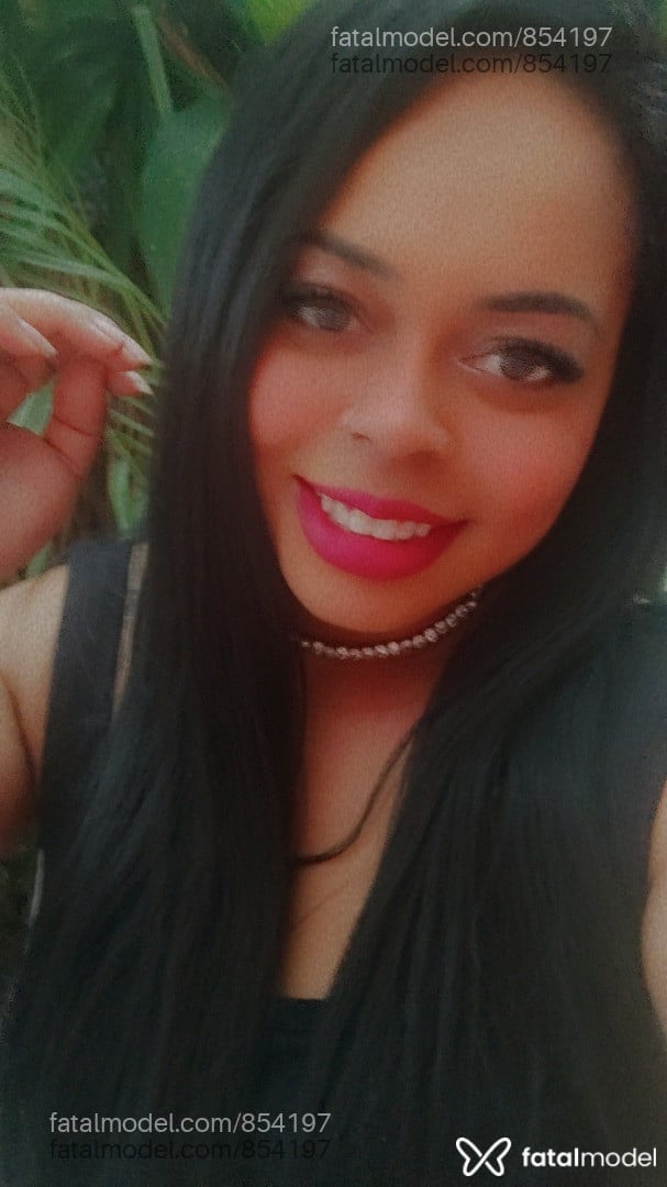 Acompanhante mulher morena (o) de olhos castanhos - Adrielly