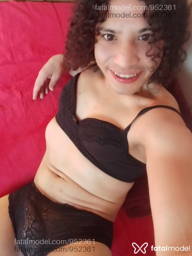 Acompanhante mulher trans ruiva (o) de olhos castanhos - Crys Rosa