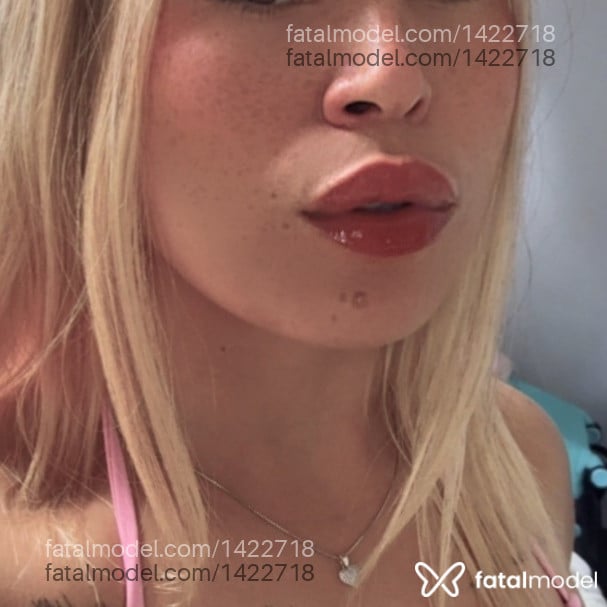 Acompanhante mulher loira (o) de olhos verdes - Novisca