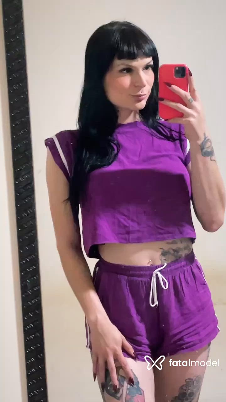 Acompanhante mulher trans morena (o) de olhos castanhos - Loana Neves Acompanhante mulher trans morena (o) de olhos castanhos - Loana Neves