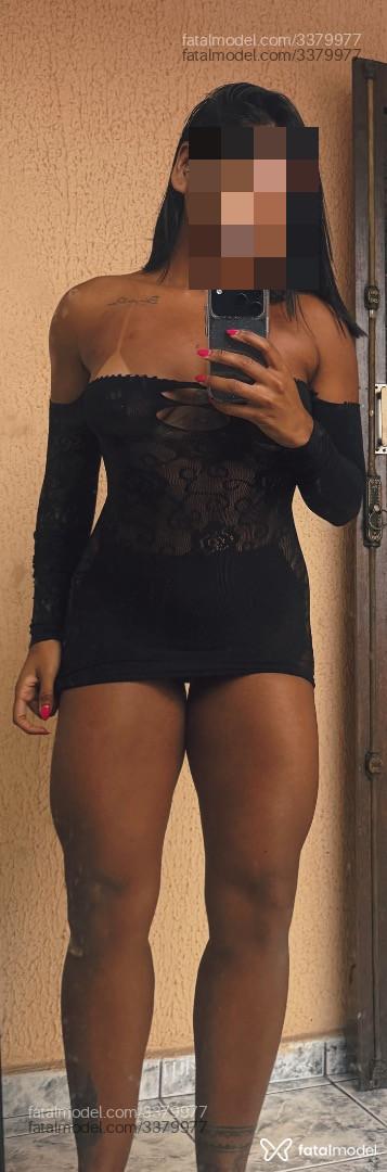 Acompanhante mulher morena (o) de olhos pretos - Carolina