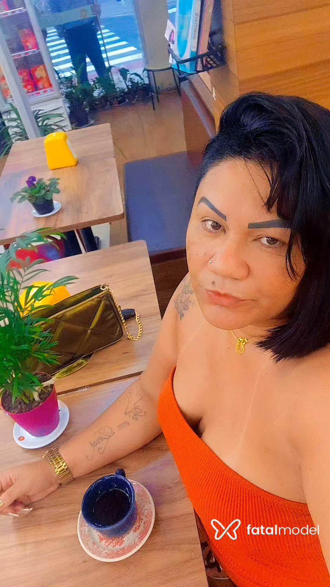 Acompanhante mulher morena (o) de olhos mel - MEL MEDINNA Acompanhante mulher morena (o) de olhos mel - MEL MEDINNA