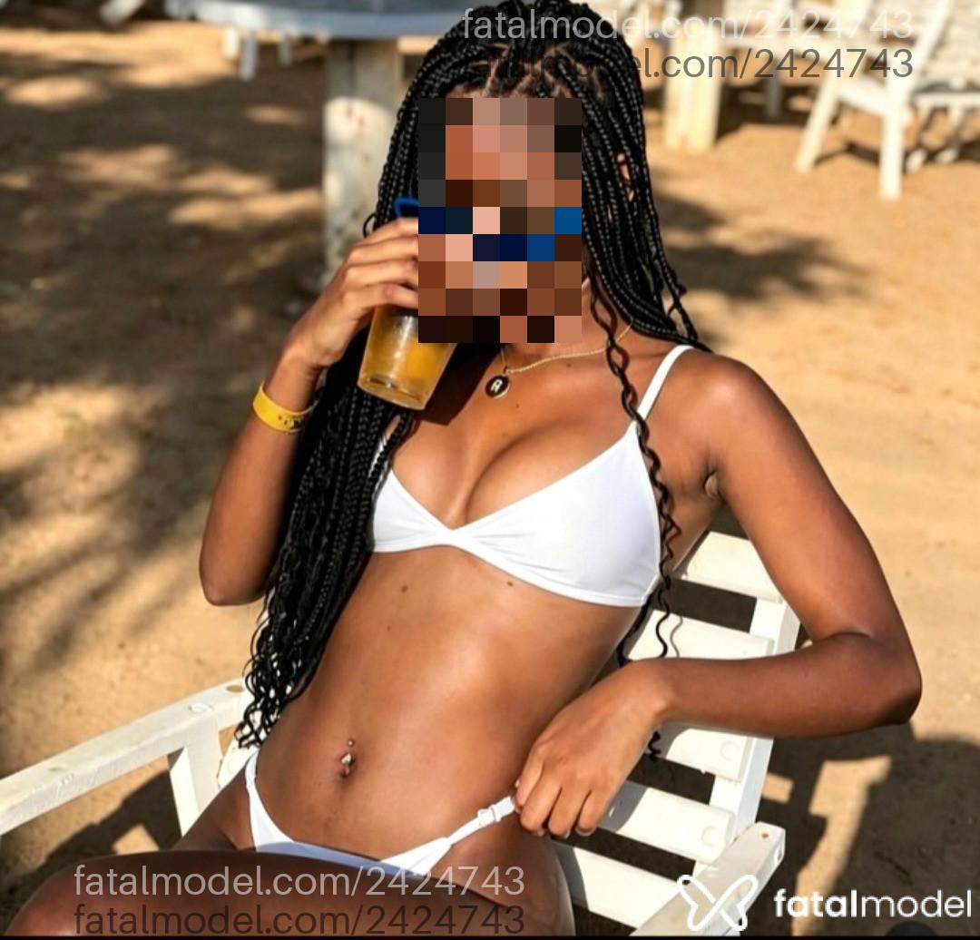 Acompanhante mulher morena (o) de olhos mel - Pretaarara