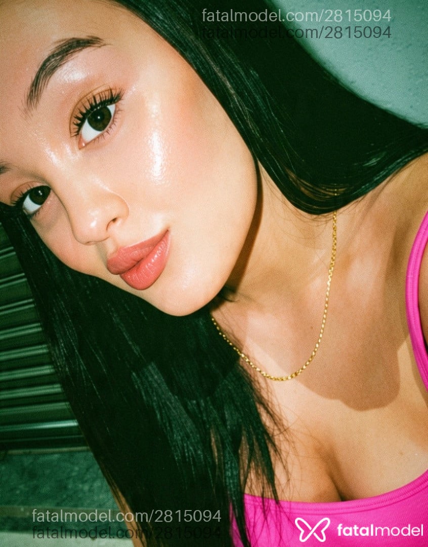 Acompanhante mulher morena (o) de olhos castanhos - Raylie