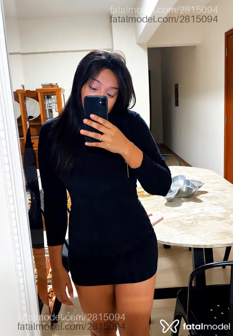Acompanhante mulher morena (o) de olhos castanhos - Raylie
