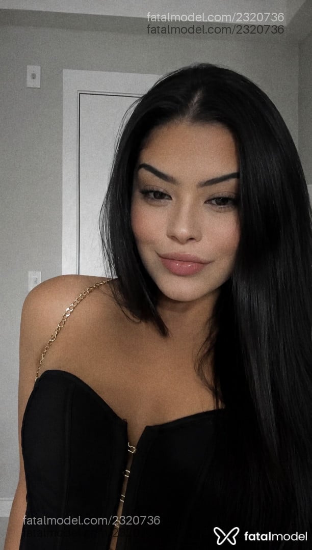 Acompanhante mulher morena (o) de olhos pretos - Camyle Acompanhante mulher morena (o) de olhos pretos - Camyle