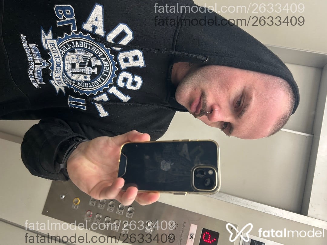 Acompanhante homem com cabelo castanho de olhos mel - Caio Henrique