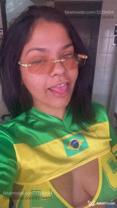Acompanhante mulher morena (o) de olhos castanhos - Sarah Maria