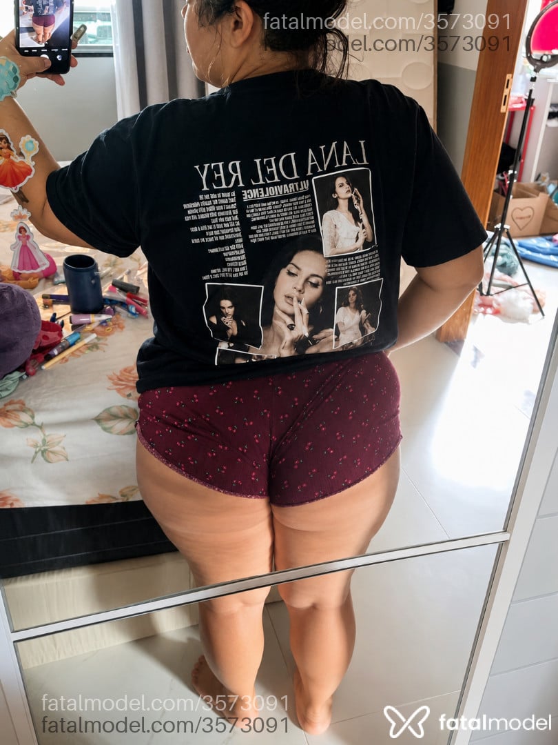 Acompanhante mulher com cabelo castanho de olhos castanhos - Gabriella Acompanhante mulher com cabelo castanho de olhos castanhos - Gabriella