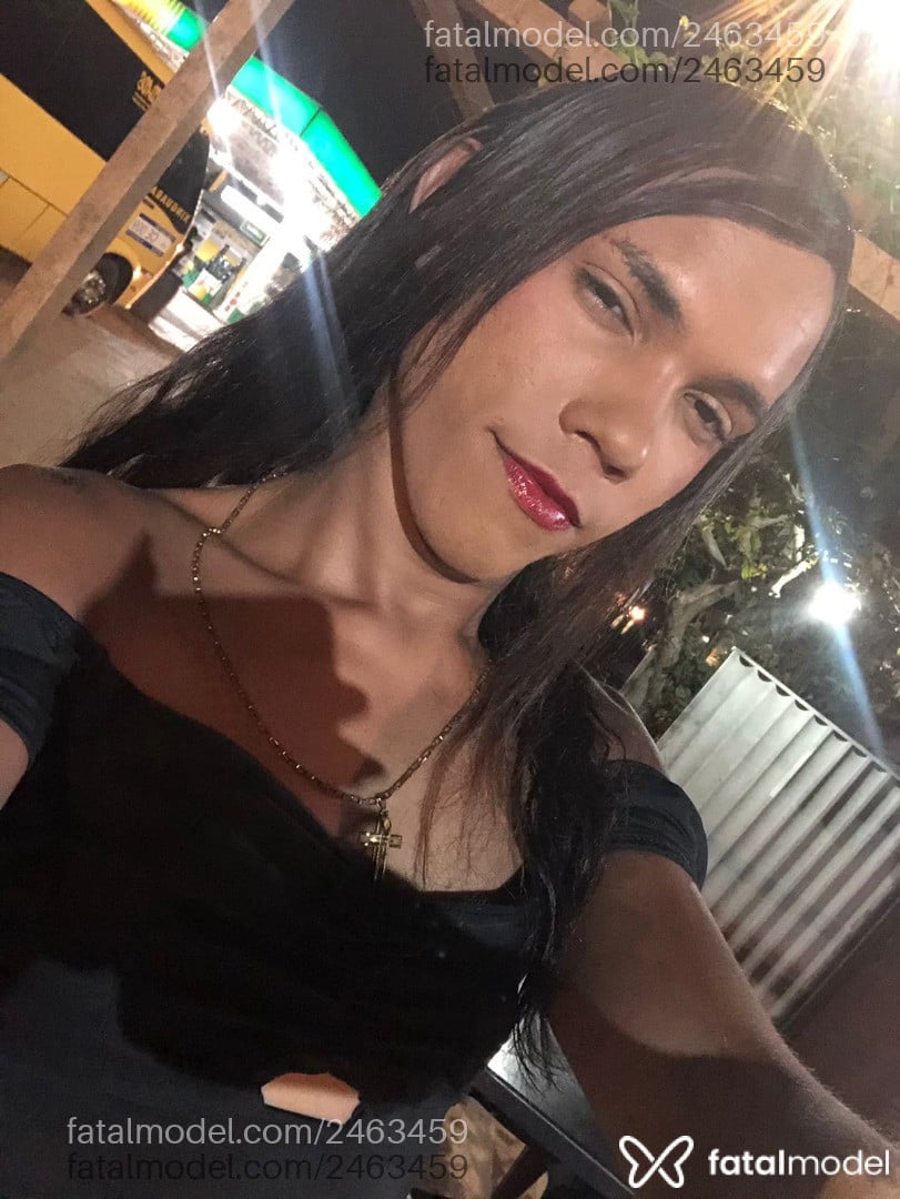 Acompanhante mulher trans com cabelo castanho de olhos pretos - Kauanny