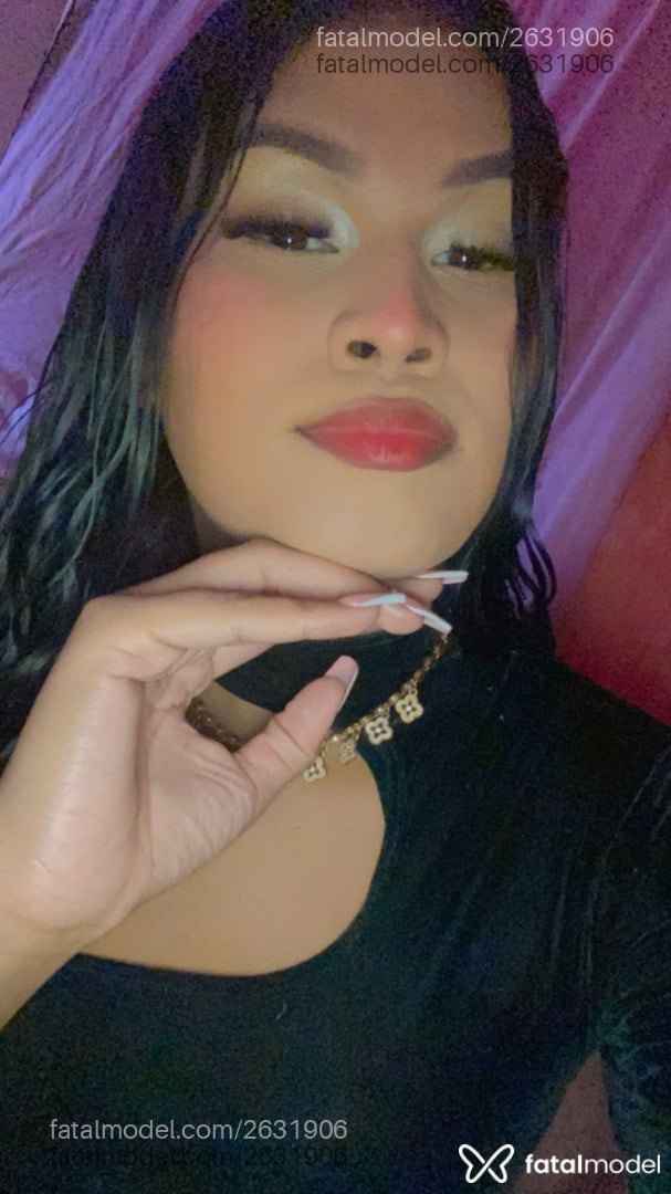 Acompanhante mulher trans morena (o) de olhos pretos - Mirella Barros