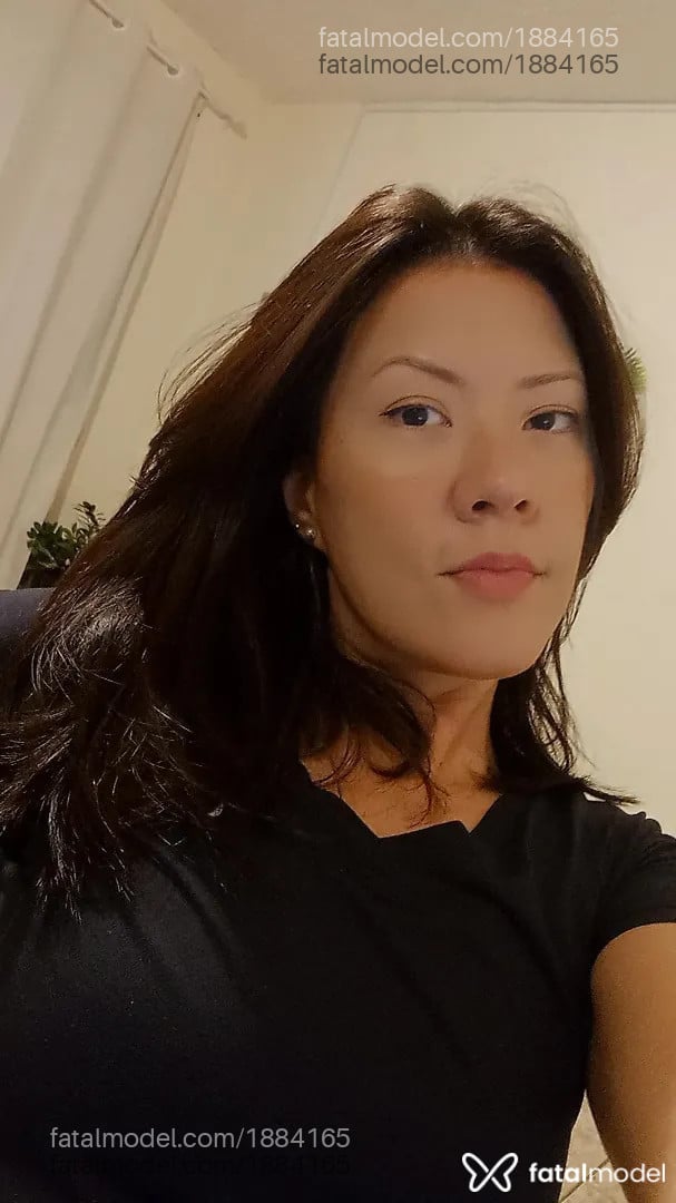 Acompanhante mulher com cabelo castanho de olhos castanhos - Luíza Graciela