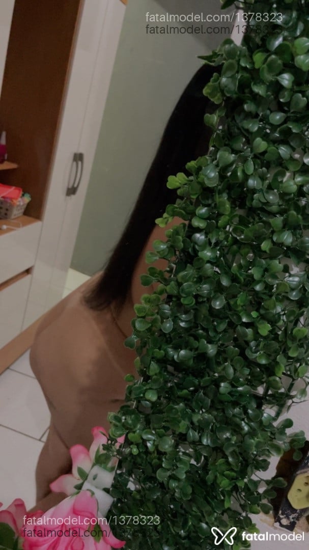 Acompanhante mulher com cabelo castanho de olhos castanhos - Cristina