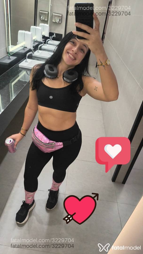 Acompanhante mulher morena (o) de olhos pretos - Cupim