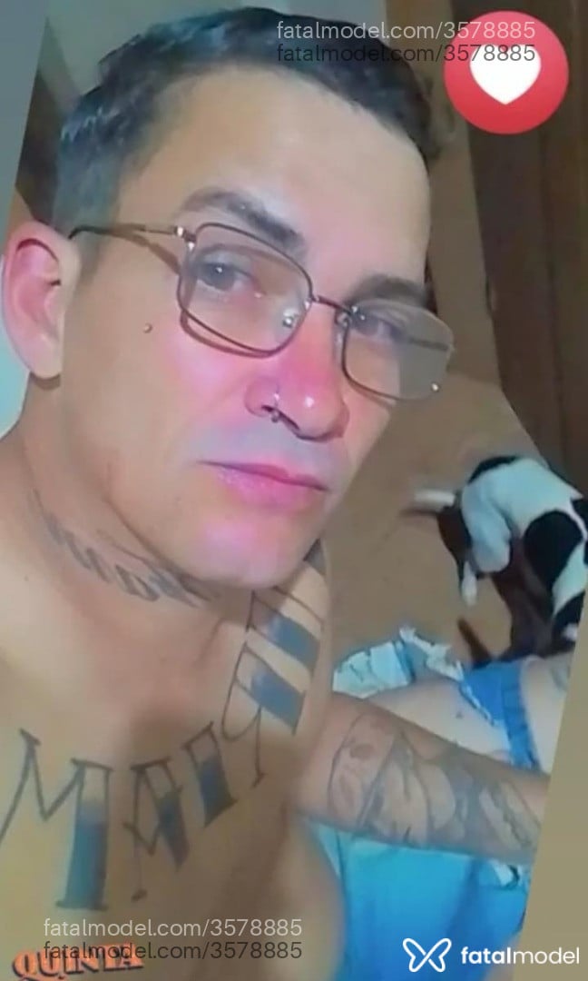 Acompanhante homem com cabelo castanho de olhos castanhos - Terciofetiche