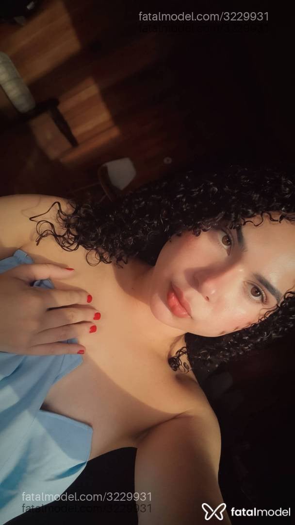 Acompanhante mulher trans morena (o) de olhos castanhos - Piettra