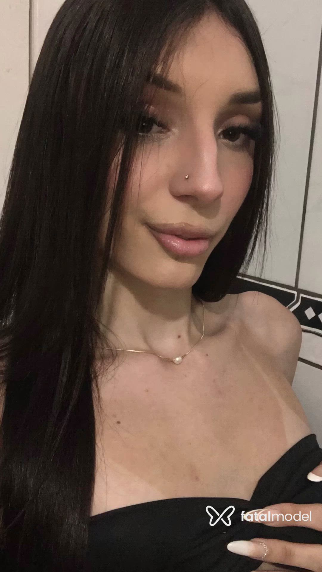 Acompanhante mulher trans morena (o) de olhos mel - Bella