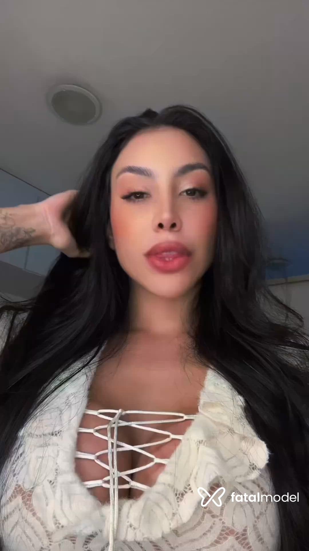 Acompanhante mulher morena (o) de olhos castanhos - Karen