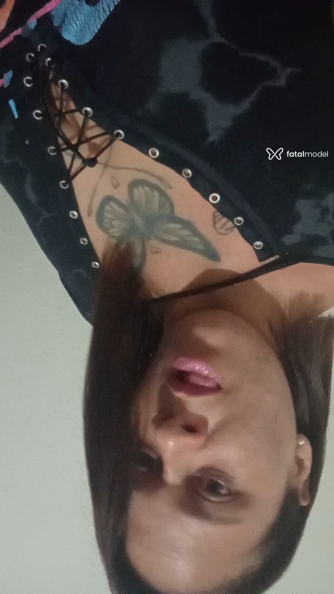 Acompanhante mulher loira (o) de olhos verdes - Mikele