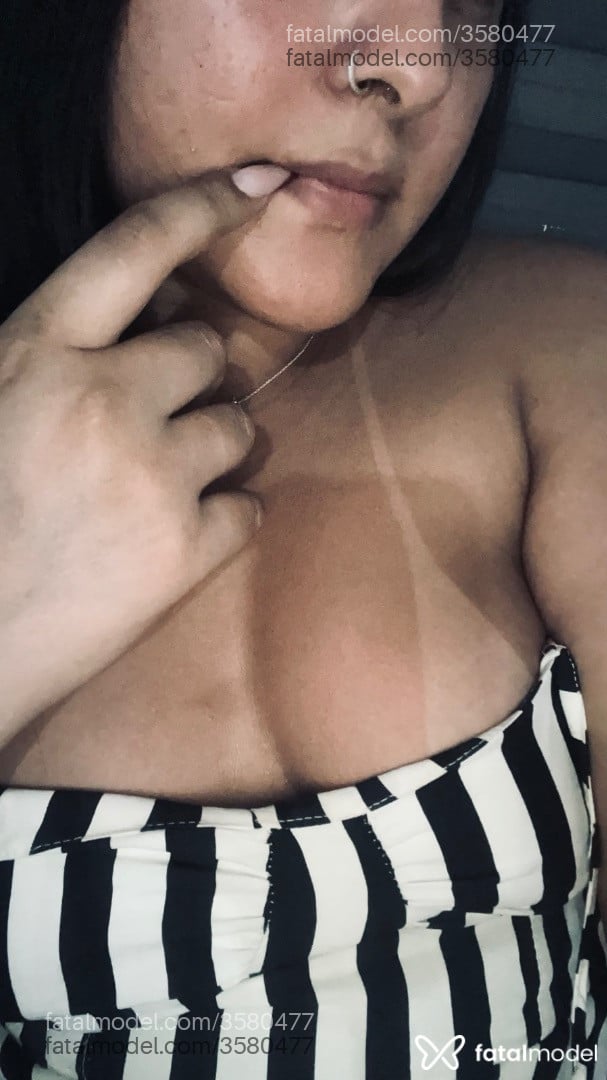 Acompanhante mulher morena (o) de olhos castanhos - Sarah