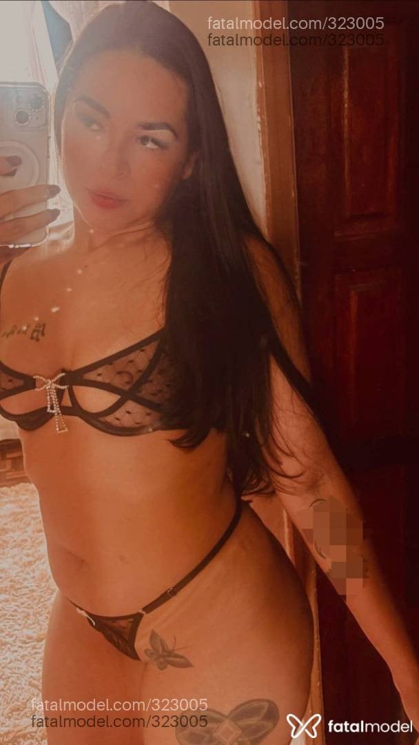 Acompanhante mulher morena (o) de olhos castanhos - GIOVANNA