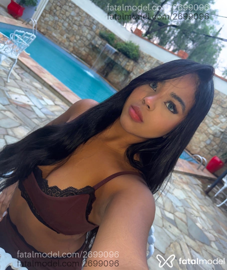 Acompanhante mulher morena (o) de olhos castanhos - Ayla