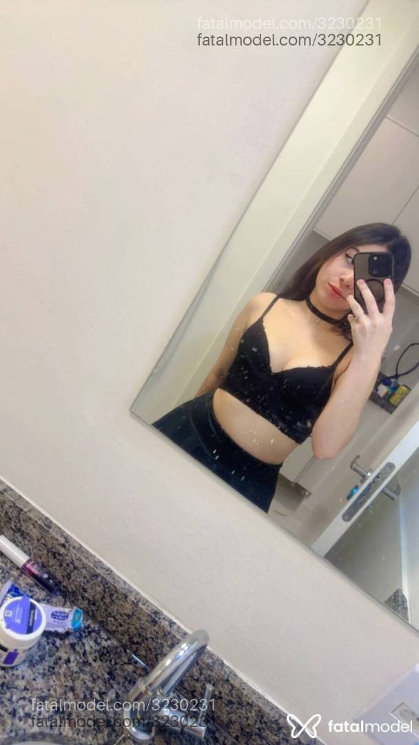 Acompanhante mulher com cabelo castanho de olhos castanhos - Bonnie