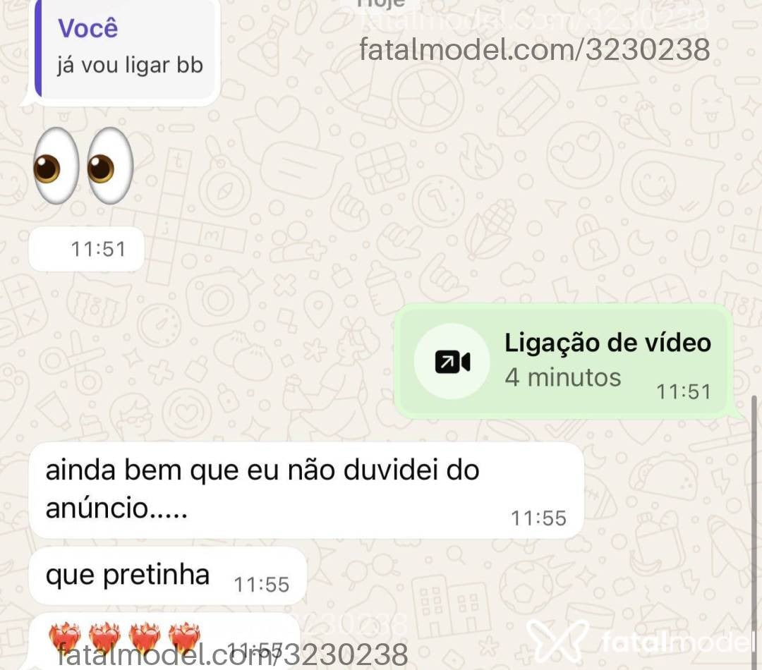 Acompanhante mulher morena (o) de olhos pretos - Julinha