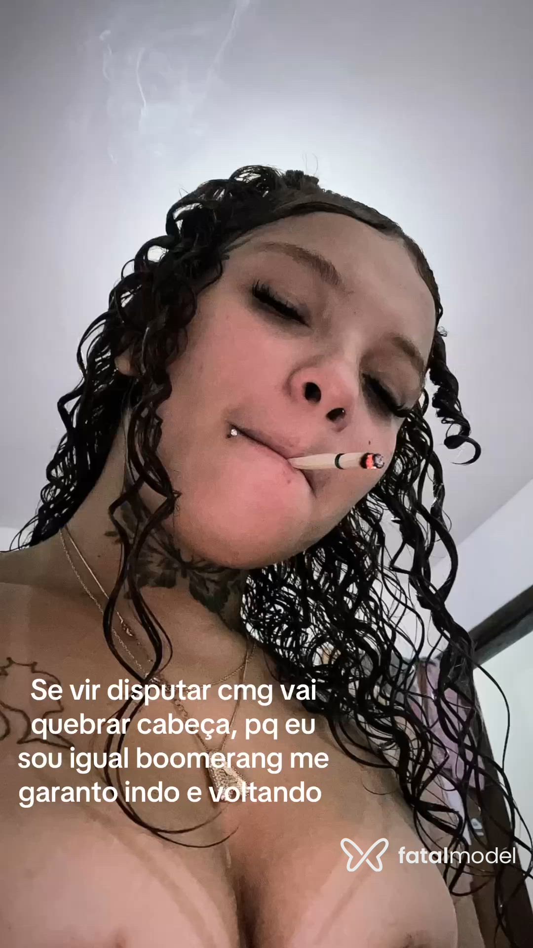 Acompanhante mulher ruiva (o) de olhos verdes - Unique