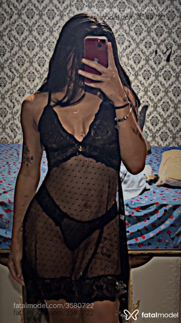Acompanhante mulher morena (o) de olhos pretos - Thata Acompanhante mulher morena (o) de olhos pretos - Thata