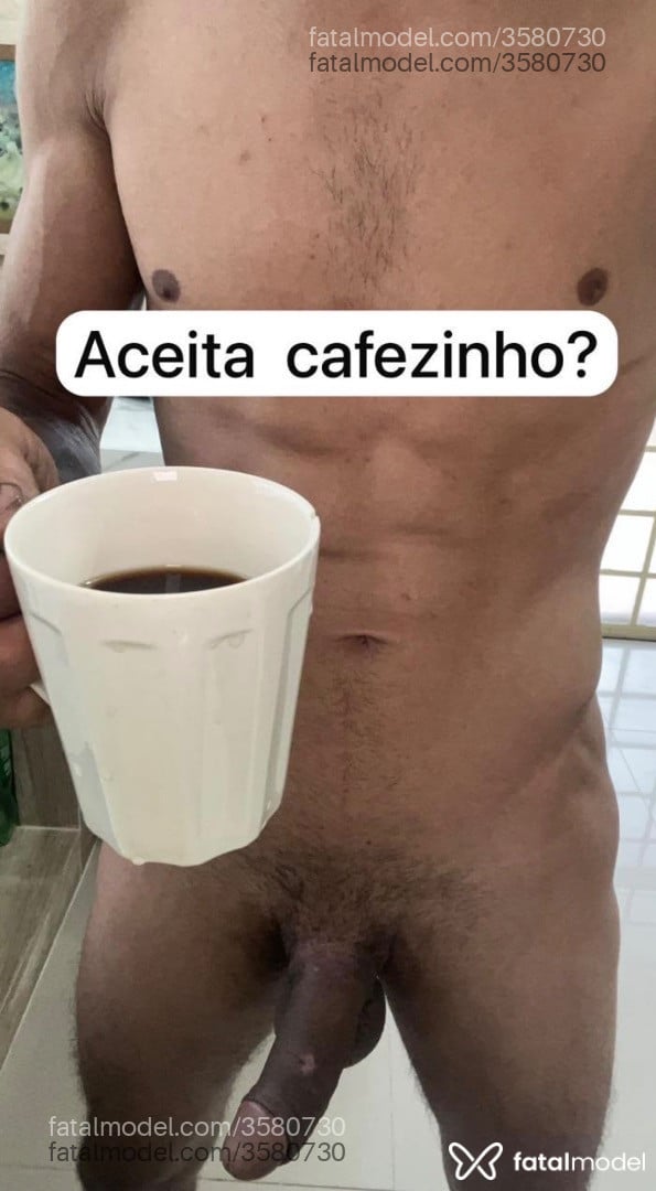 Acompanhante homem com cabelo castanho de olhos castanhos - Joaozinho Acompanhante homem com cabelo castanho de olhos castanhos - Joaozinho