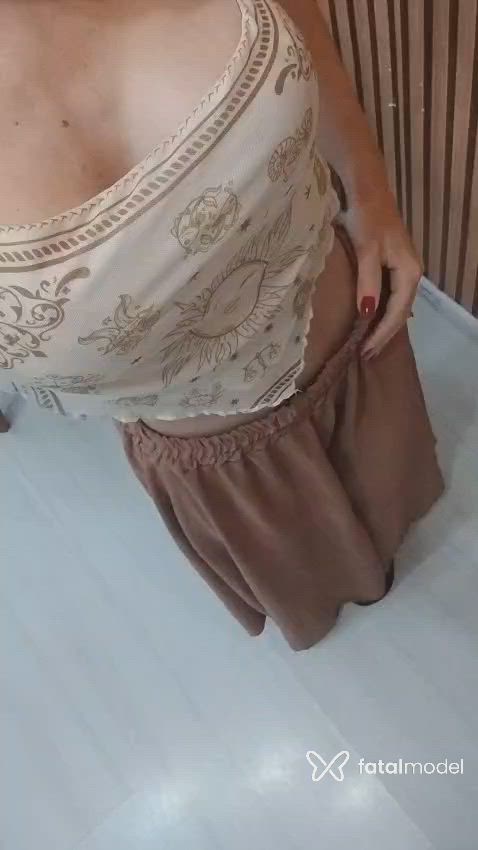 Acompanhante mulher com cabelo castanho de olhos mel - Misa Amane