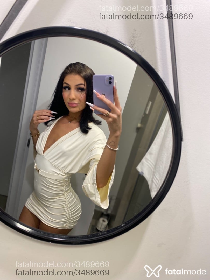 Acompanhante mulher trans morena (o) de olhos castanhos - Kauany