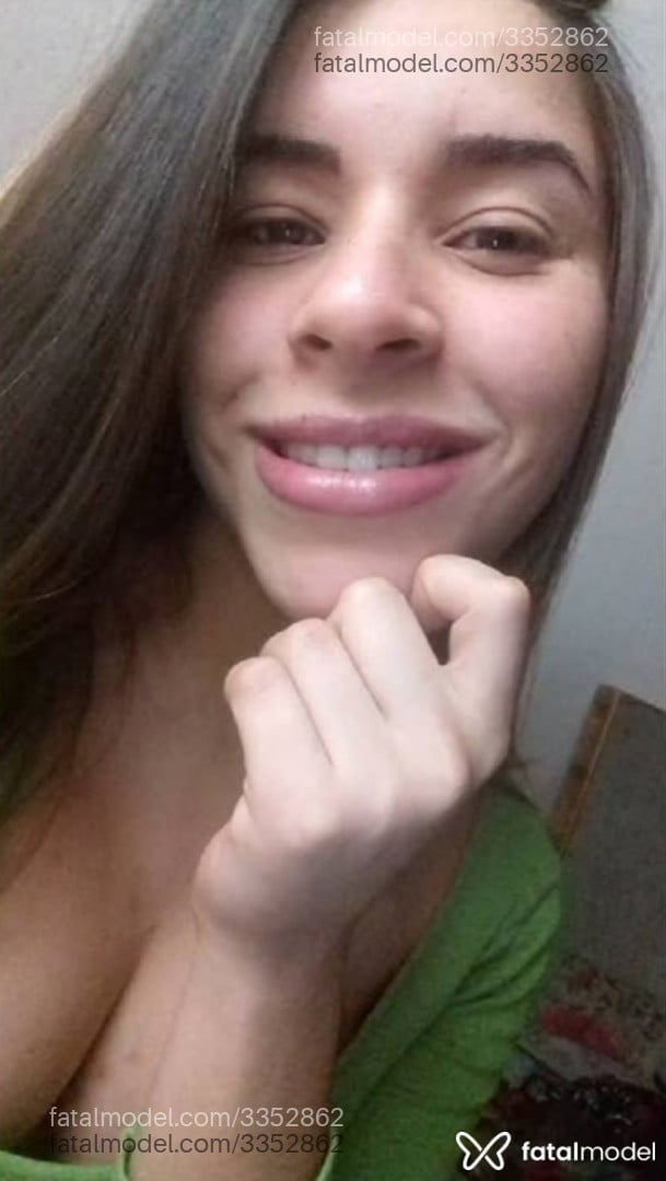Acompanhante mulher com cabelo castanho de olhos castanhos - Mari Acompanhante mulher com cabelo castanho de olhos castanhos - Mari