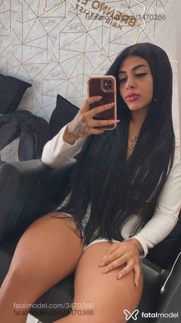 Acompanhante mulher morena (o) de olhos castanhos - Melissa