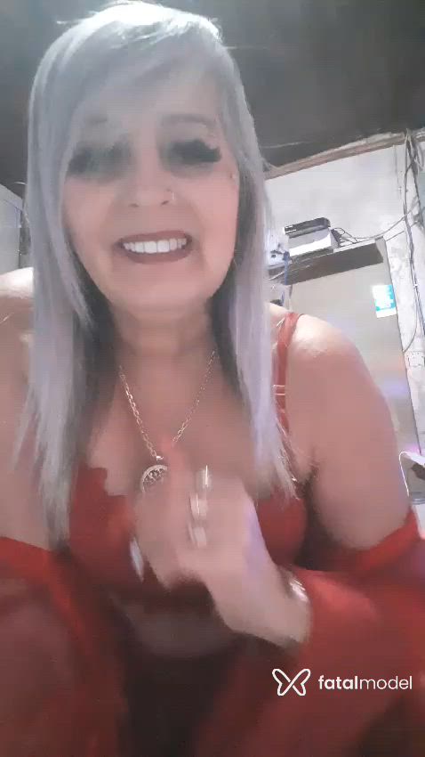 Acompanhante mulher loira (o) de olhos castanhos - PAMELA