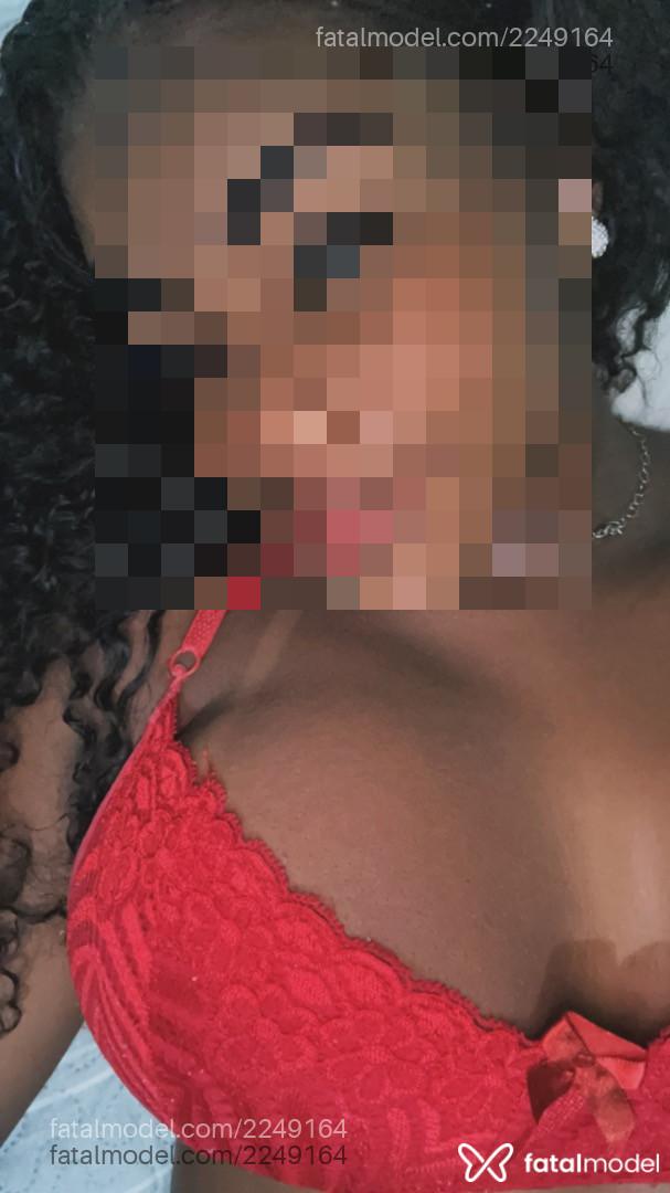 Acompanhante mulher com cabelo castanho de olhos pretos - Carol