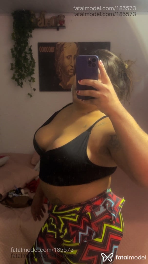 Acompanhante mulher trans loira (o) de olhos pretos - FadaDosDesejos