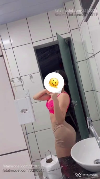 Acompanhante mulher morena (o) de olhos castanhos - Melissa Silva Acompanhante mulher morena (o) de olhos castanhos - Melissa Silva