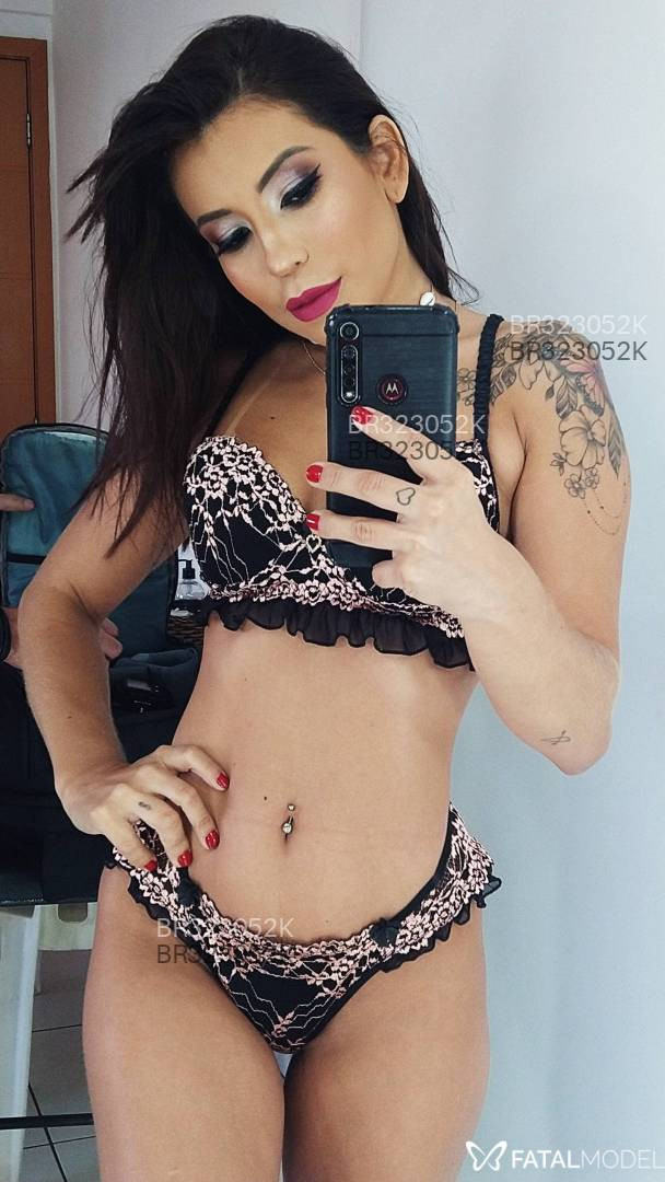 Acompanhante mulher morena (o) de olhos castanhos em Vitória da Conquista - Ninfetinha carol