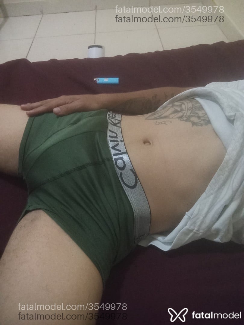 Acompanhante homem morena (o) de olhos castanhos - Weslley