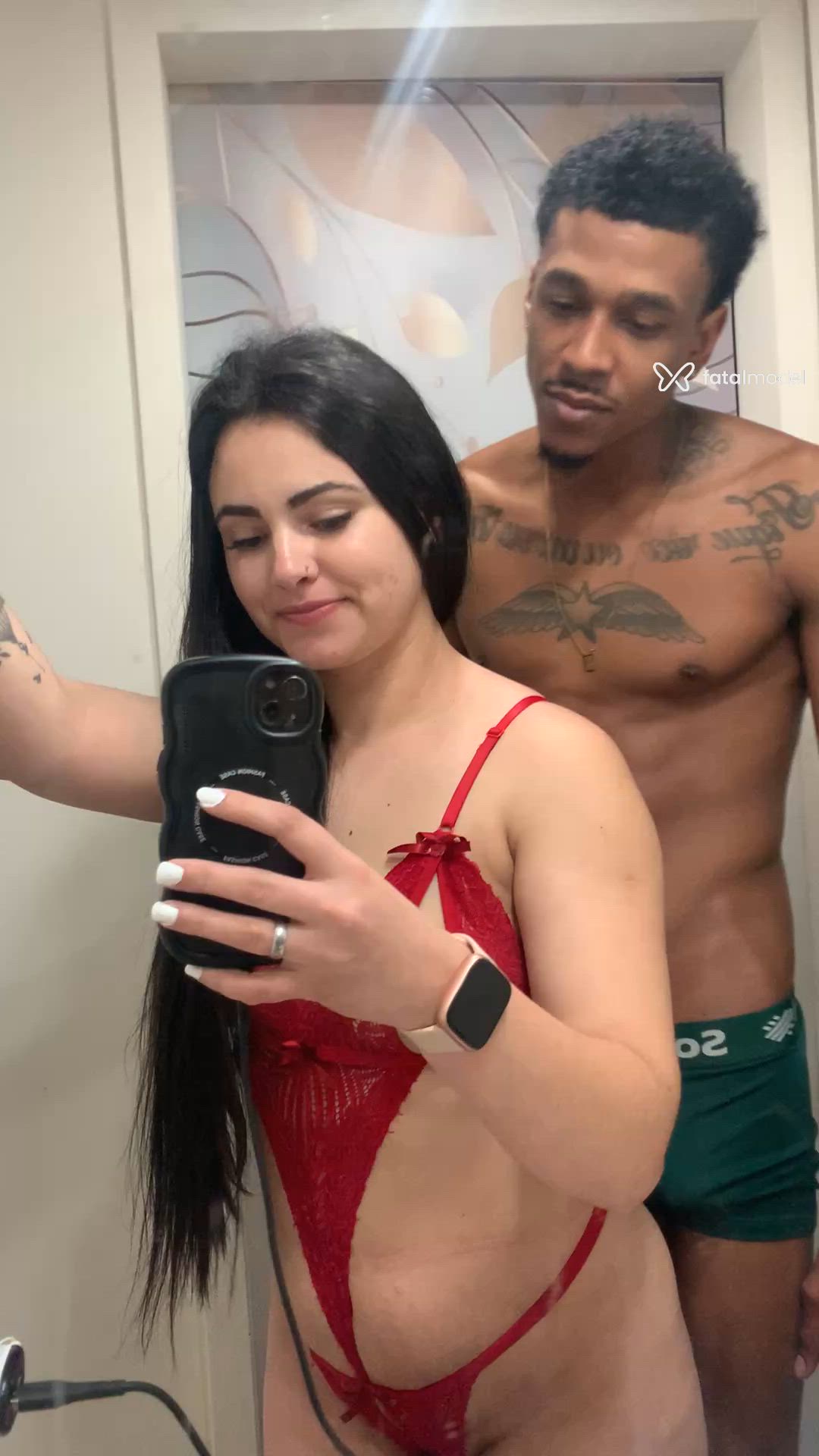 Acompanhante mulher morena (o) de olhos verdes - Rê Hotwife Acompanhante mulher morena (o) de olhos verdes - Rê Hotwife